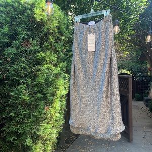 XS Sienna Sky skirt
Silk 
Black & Silver